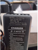 Cargador 24V 2.8A Tipo Batería para Silla de Ruedas Eléctrica